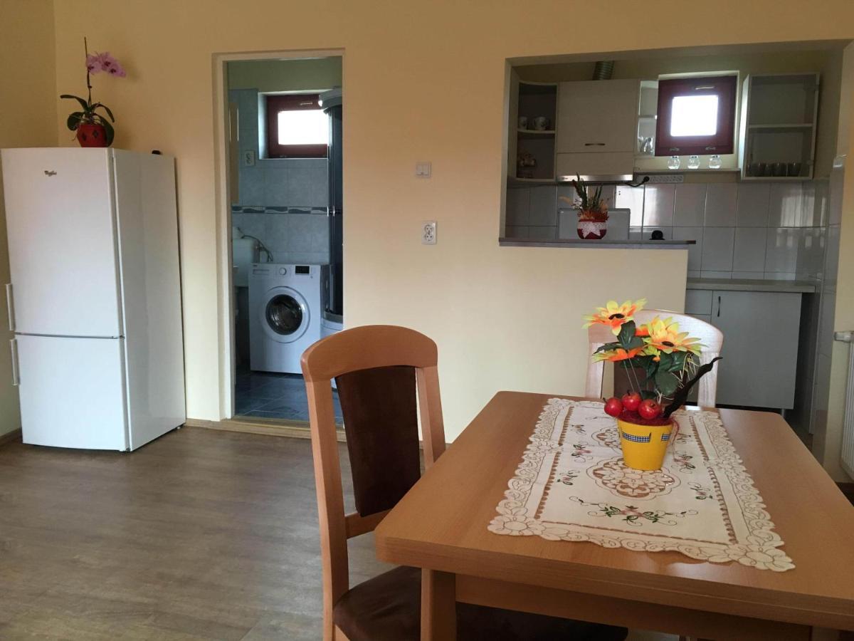 דירות Joseni Bicsak Apartman מראה חיצוני תמונה